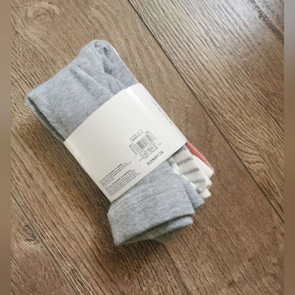 Brand New Old Navy tights 6-12 m - Picture 2 of 3